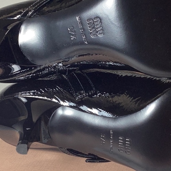MIU MIU
Patent leather ankle boots - Picture 15 of 16